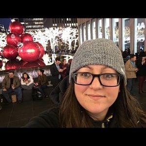 Meet your Posher, Dee